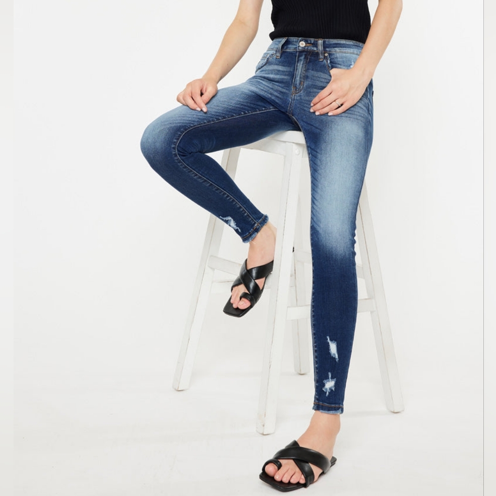 5/26 KanCan‎ Molly Mid Rise Super Skinny Distressed Jeans